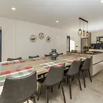 With Private Pool And Garden Vila