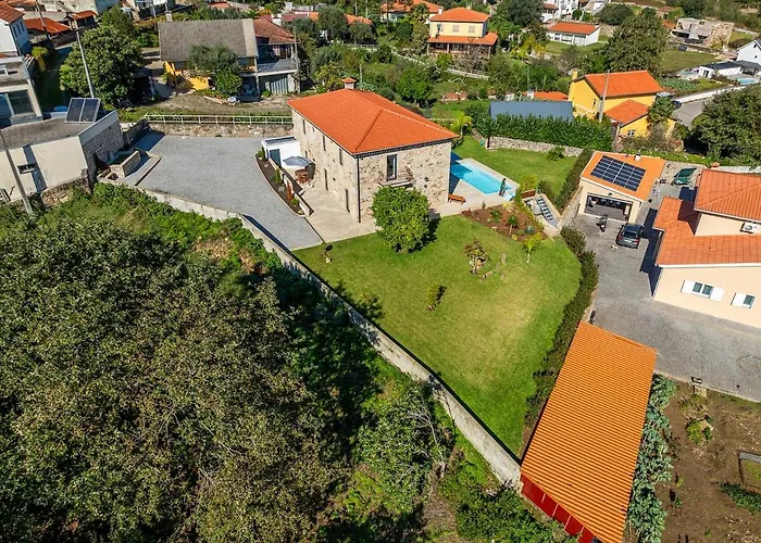 With Private Pool And Garden * 폰테 데 리마