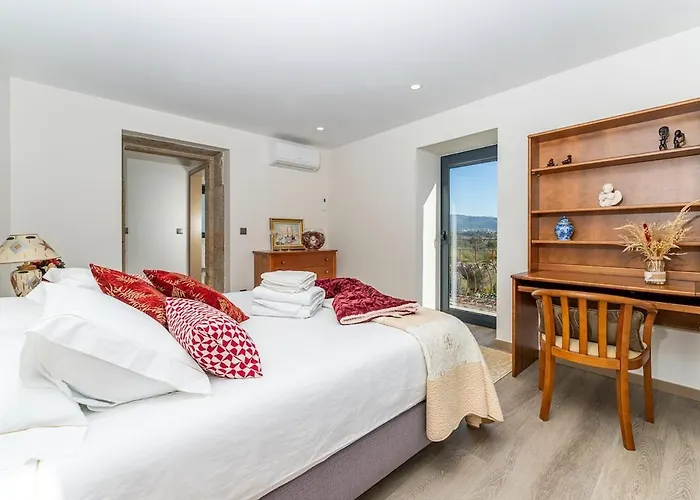 With Private Pool And Garden Villa Ponte de Lima