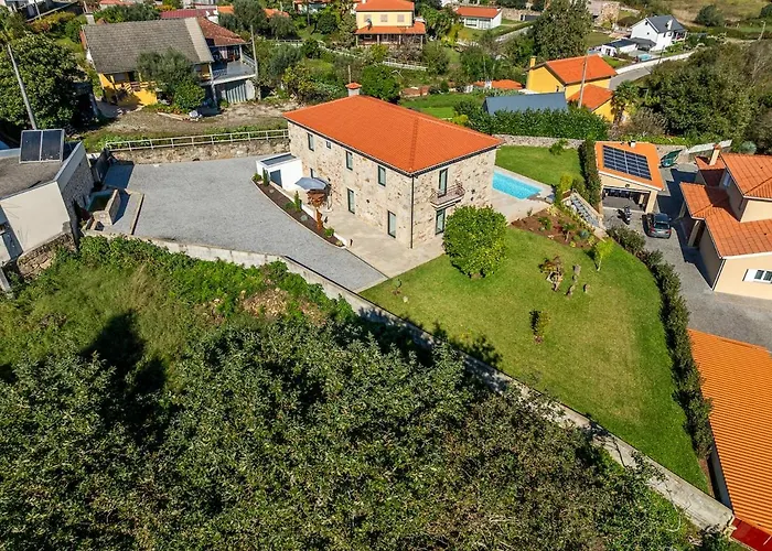 With Private Pool And Garden 폰테 데 리마