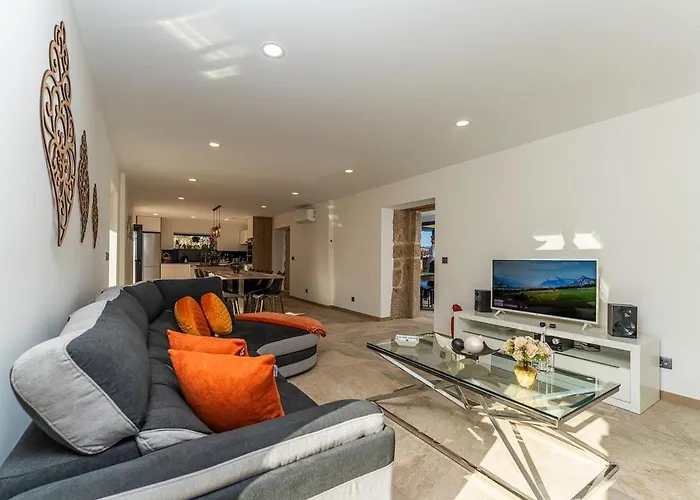 Villa With Private Pool And Garden *